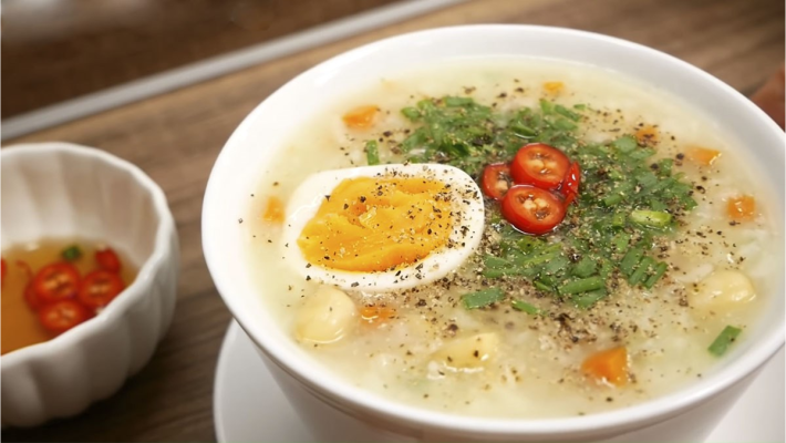 Cháo hạt sen trứng gà