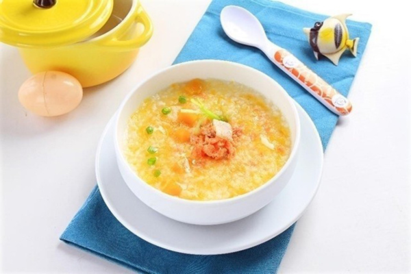 Cháo hạt sen trứng gà cho bé
